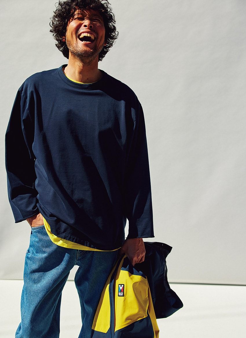 【カラーコーデ】ビビッドカラーはネイビーでまとまりを！巧みな実践スタイル5例で立証 - 8枚目の画像