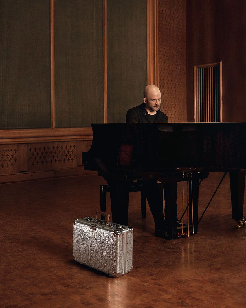 「リモワ」の“リブなし”キャリーケースは限定品。アーカイブが着想源のレトロな佇まい - 11枚目の画像