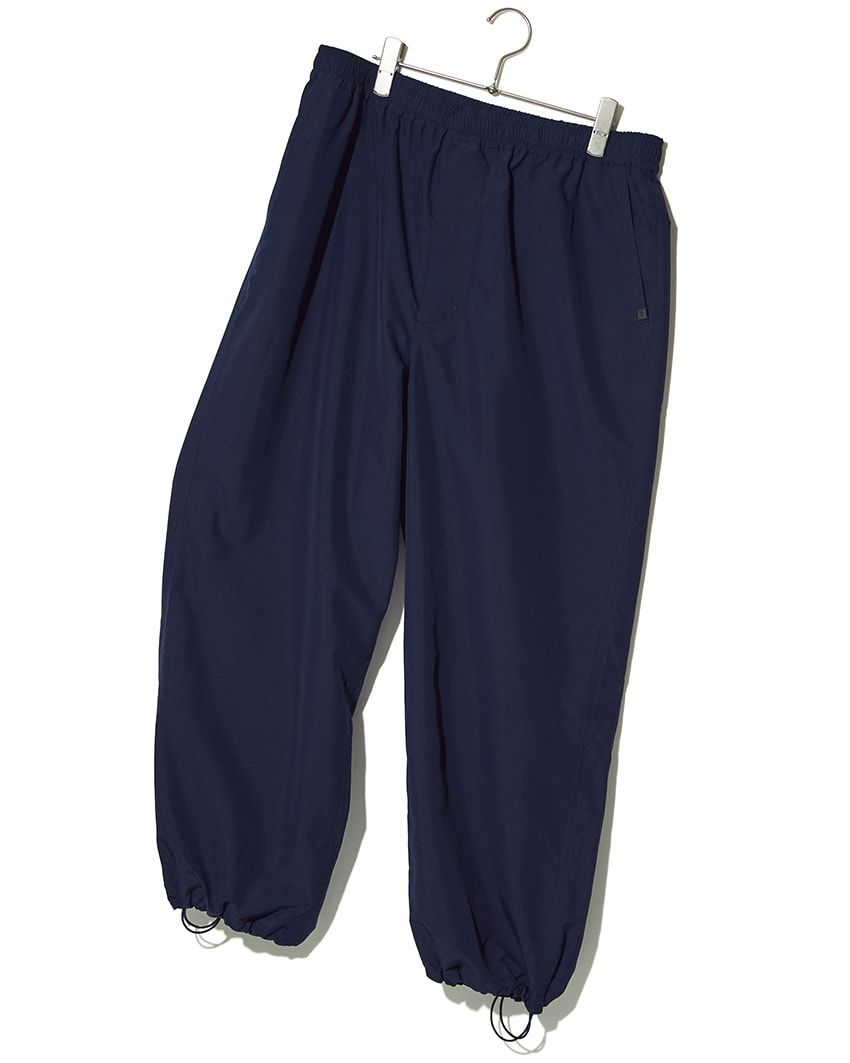 アシックス、ダイワ ピア39、ホワイトマウンテニアリングetc.着回ししやすい“絞り系”パンツを厳選！ - 1枚目の画像