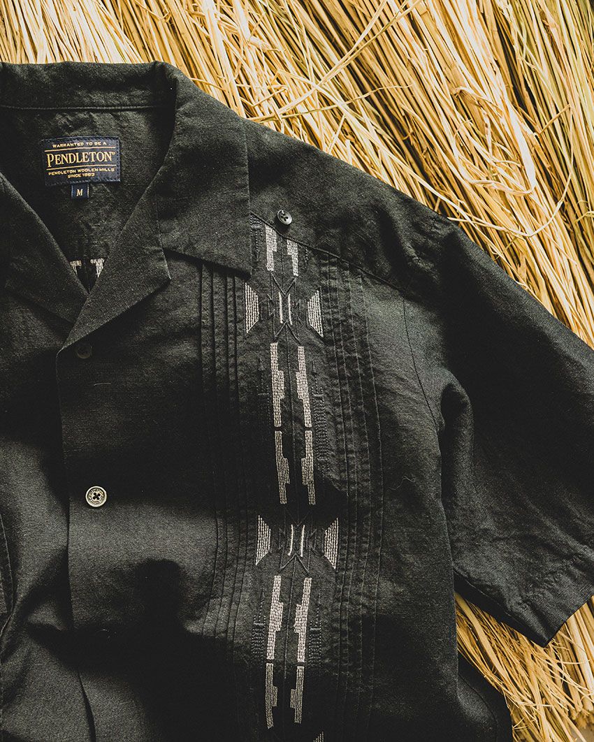 ペンドルトン伝統のブランケット柄を刺繍で表現。ビルウォールレザーと共作シャツ2型 - 1枚目の画像