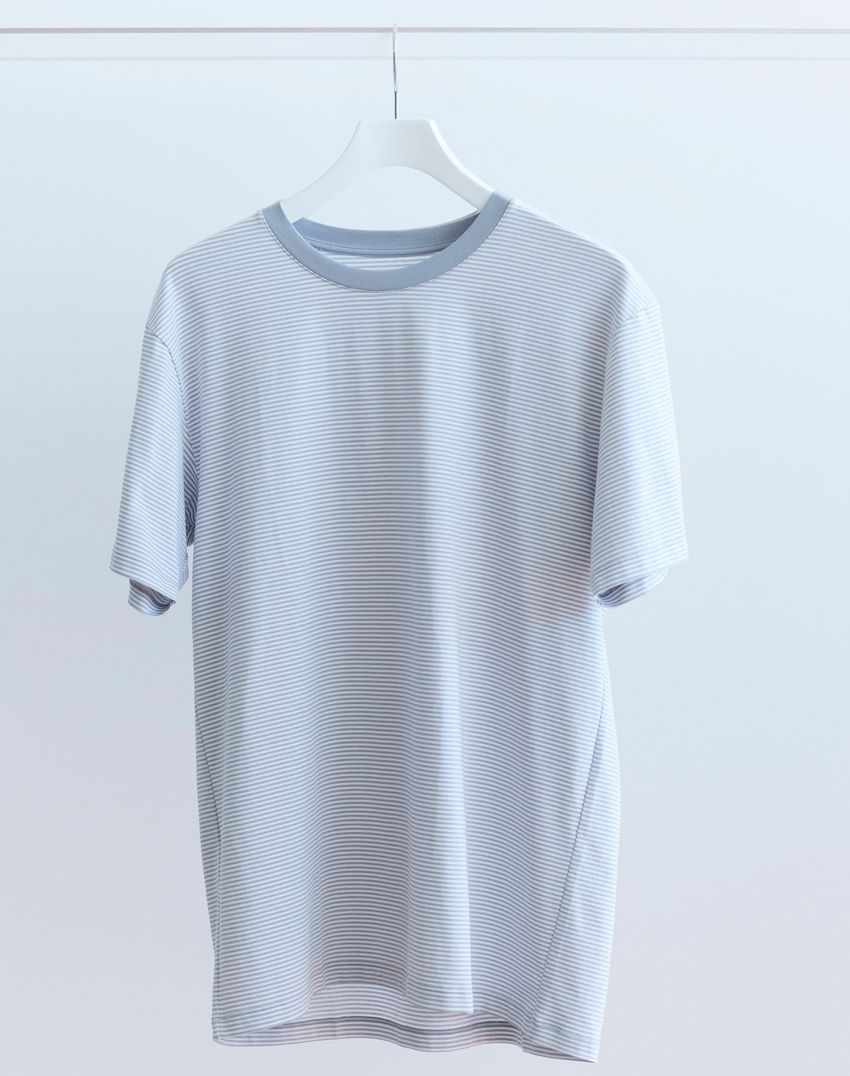 「ユニクロ」エアリズムの新作TシャツはNEWカラーに注目！ ボーダー、Vネック……大人に似合う3選 - 6枚目の画像