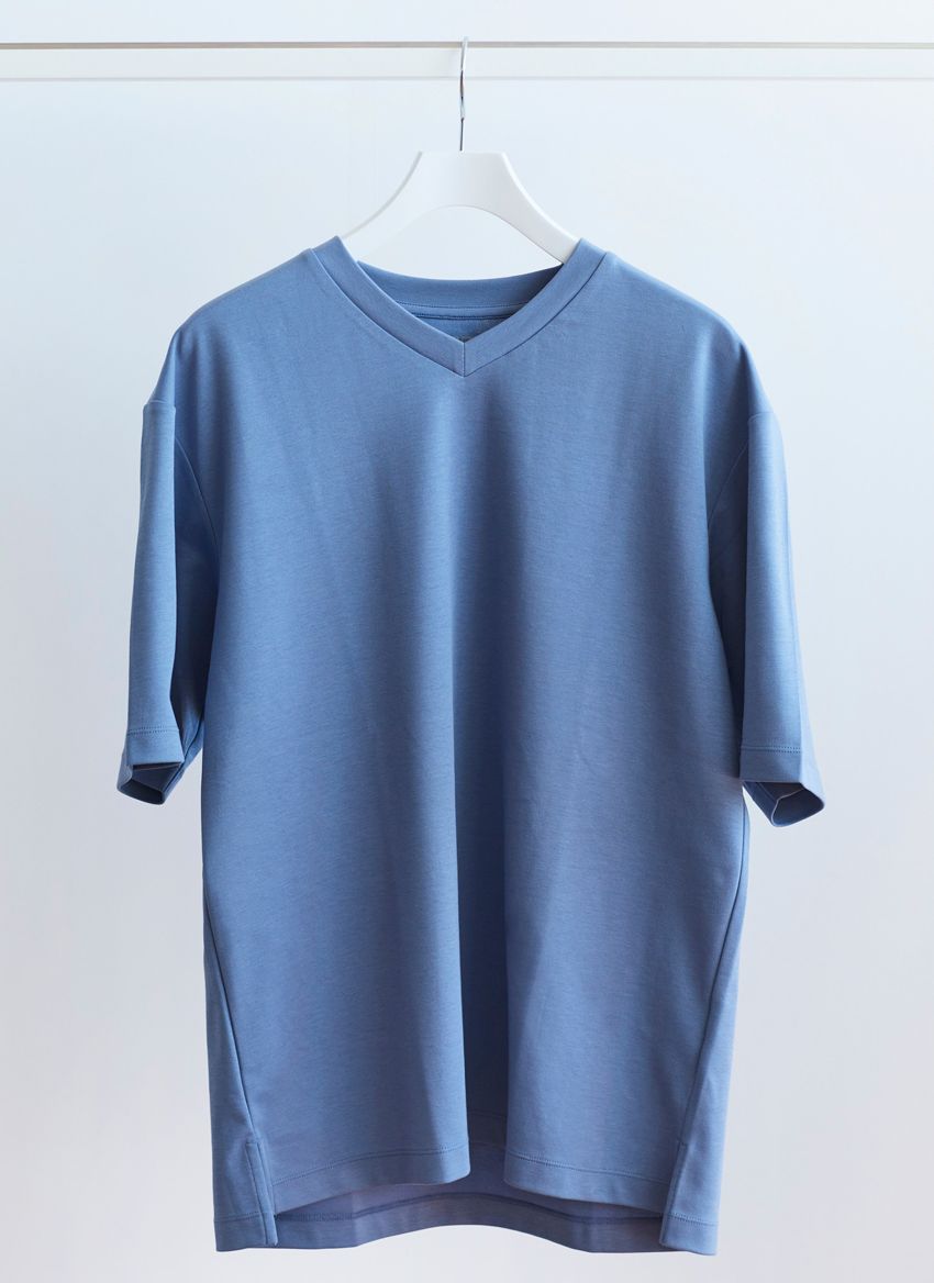 「ユニクロ」エアリズムの新作TシャツはNEWカラーに注目！ ボーダー、Vネック……大人に似合う3選 - 9枚目の画像