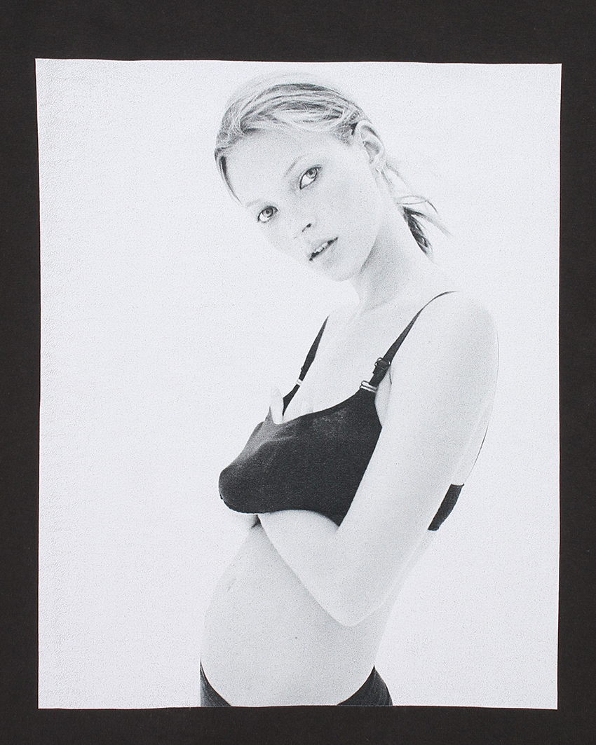 ケイト・モスのフォトTが「ビオトープ」から。デイビッド・シムズによる名作をプリント - 2枚目の画像