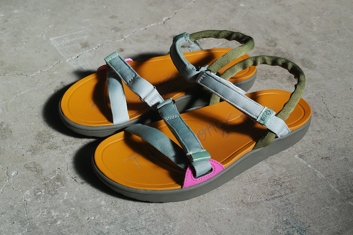 【完売必至】バーバリー エレガントデザイン ストラップサンダル SLY | RIBBON DESIGN POINTED サンダル (サンダル ) |SHEL'TTER