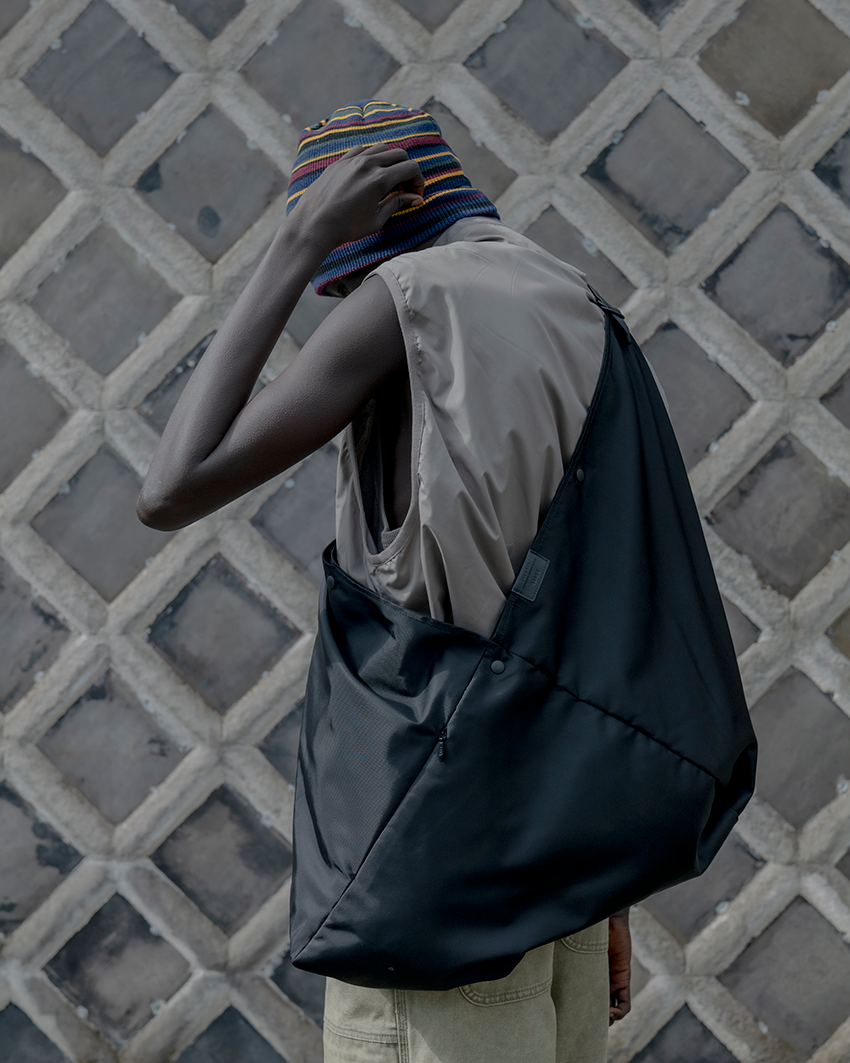 【ビームス別注】使い勝手のいいバッグ3型。日本古来の“あずま袋”やヘルメットバッグetc. - 1枚目の画像