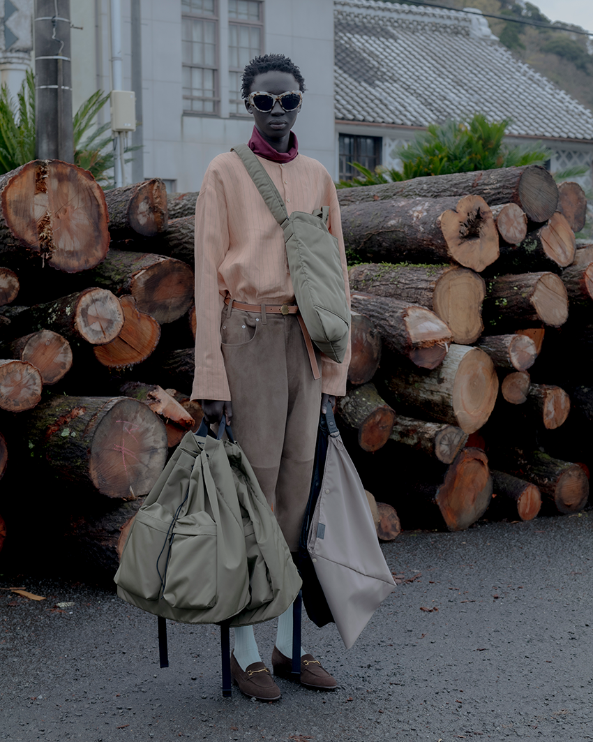 【ビームス別注】使い勝手のいいバッグ3型。日本古来の“あずま袋”やヘルメットバッグetc. - 2枚目の画像