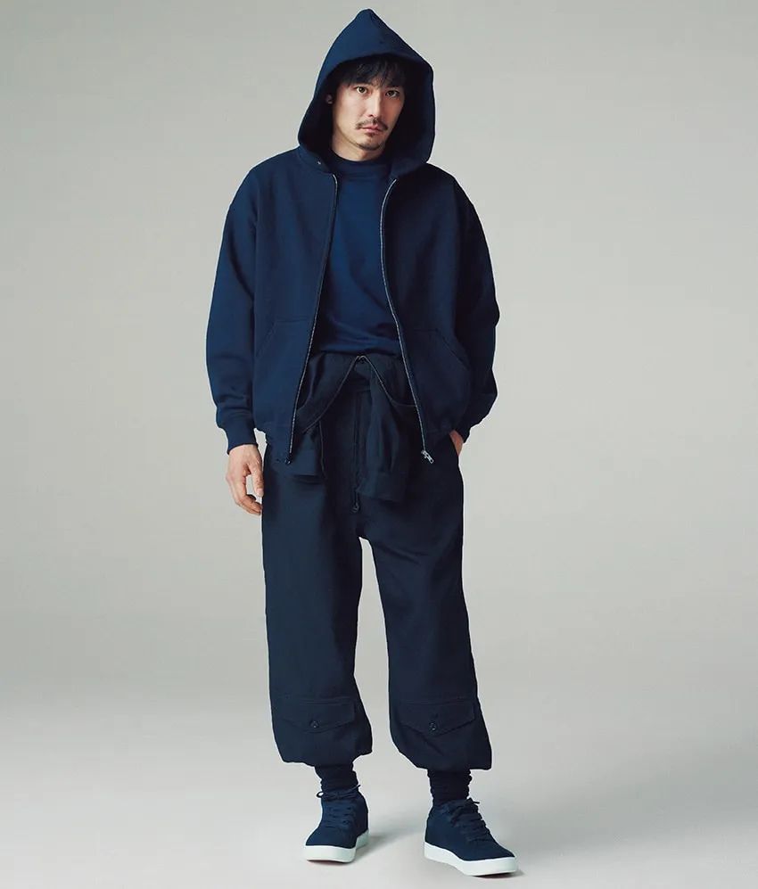 清潔感ある大人カジュアルに欠かせない“青い服”。最新コーディネイト術を総まとめ！ - 6枚目の画像