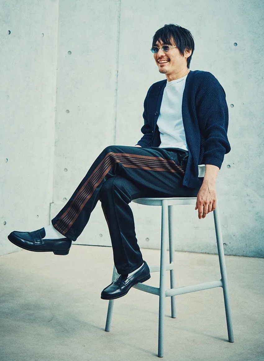 【季節の変わり目に役立つファッション】万能色“青”をテーマにシャツ、カーデ、アウトドア服など - 6枚目の画像