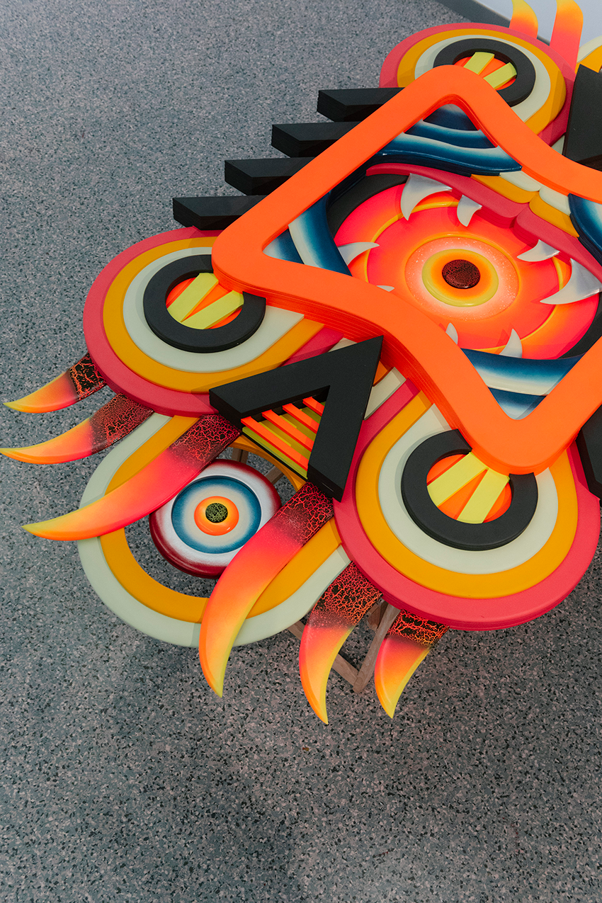 ロベルト・ロドリゲスのアートを採用したRVCAのプロダクト。大胆な色使いを夏服のアクセントに - 2枚目の画像