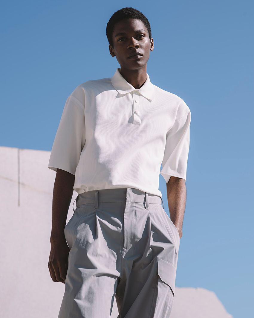 クールビズにも対応するハイテクポロは、デサントが培ってきたノウハウを詰めこんだ一着だ！ - 1枚目の画像