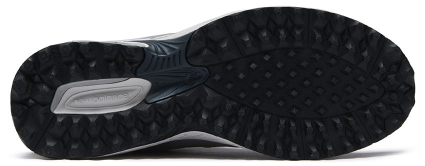 ニューバランス「2002R」がゴルフシューズに！ 急遽発表された一足はグレーデイズの初日に登場 - 7枚目の画像