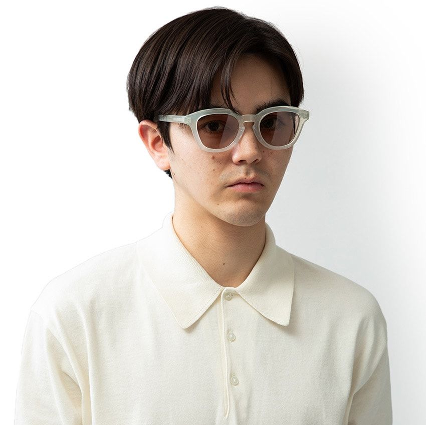 アヤメとレモンサワー。カバーコードが別注した粋なサングラスはフレームがスカッと清涼 - 4枚目の画像