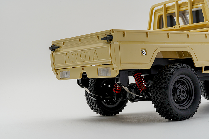 日本未入荷「ランドクルーザー 79」がトヨタの正規で！デザインはそのままにラジコンとして - 7枚目の画像