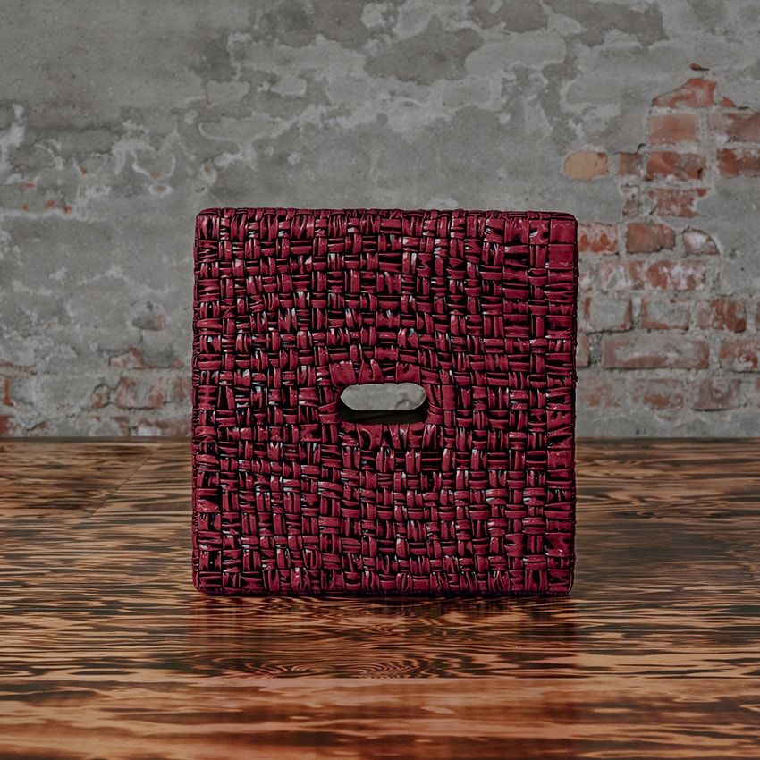 コルビュジエの名作スツール「カバノン」が山積みに！ボッテガ・ヴェネタ仕様になった傑作が販売中 - 24枚目の画像