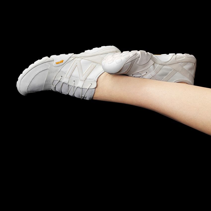 変わり種「ニューバランス」はMT10O。裸足のような履き心地がウリのイッセイ ミヤケ協業モデル - 23枚目の画像