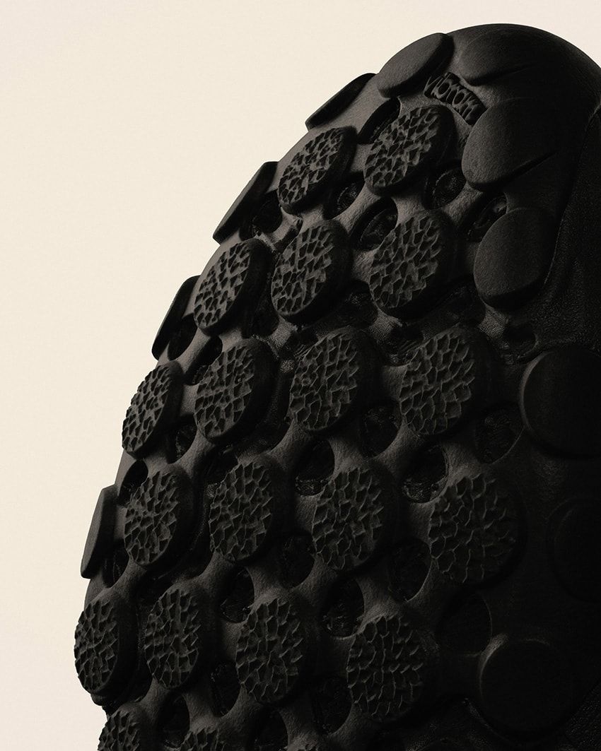 変わり種「ニューバランス」はMT10O。裸足のような履き心地がウリのイッセイ ミヤケ協業モデル - 31枚目の画像