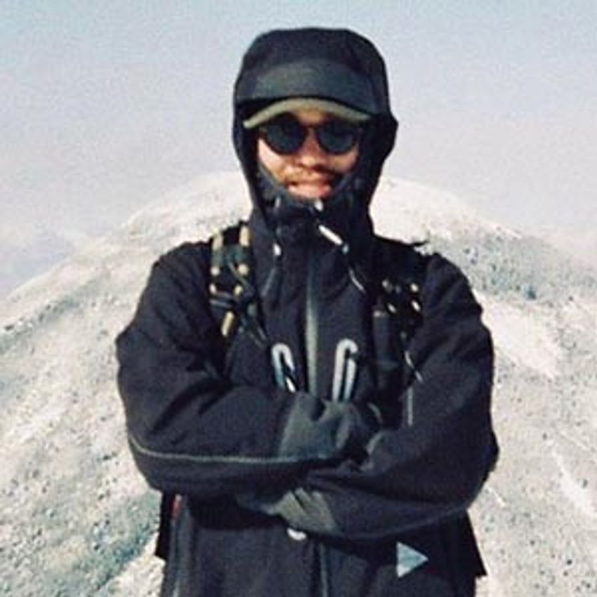 Tシャツにさらっと羽織りたいパーカ。プレス推薦、スウェット、シェル、シルクetc.多様な6枚 - 3枚目の画像