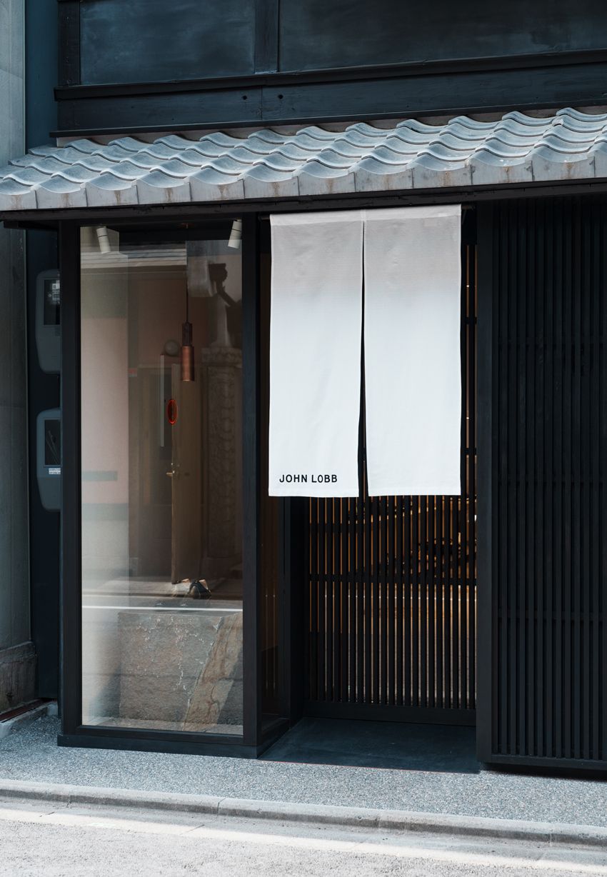 ジョンロブの草履は「ZOORI」。和洋折衷の真骨頂は新たにできた京都店の限定品 - 7枚目の画像