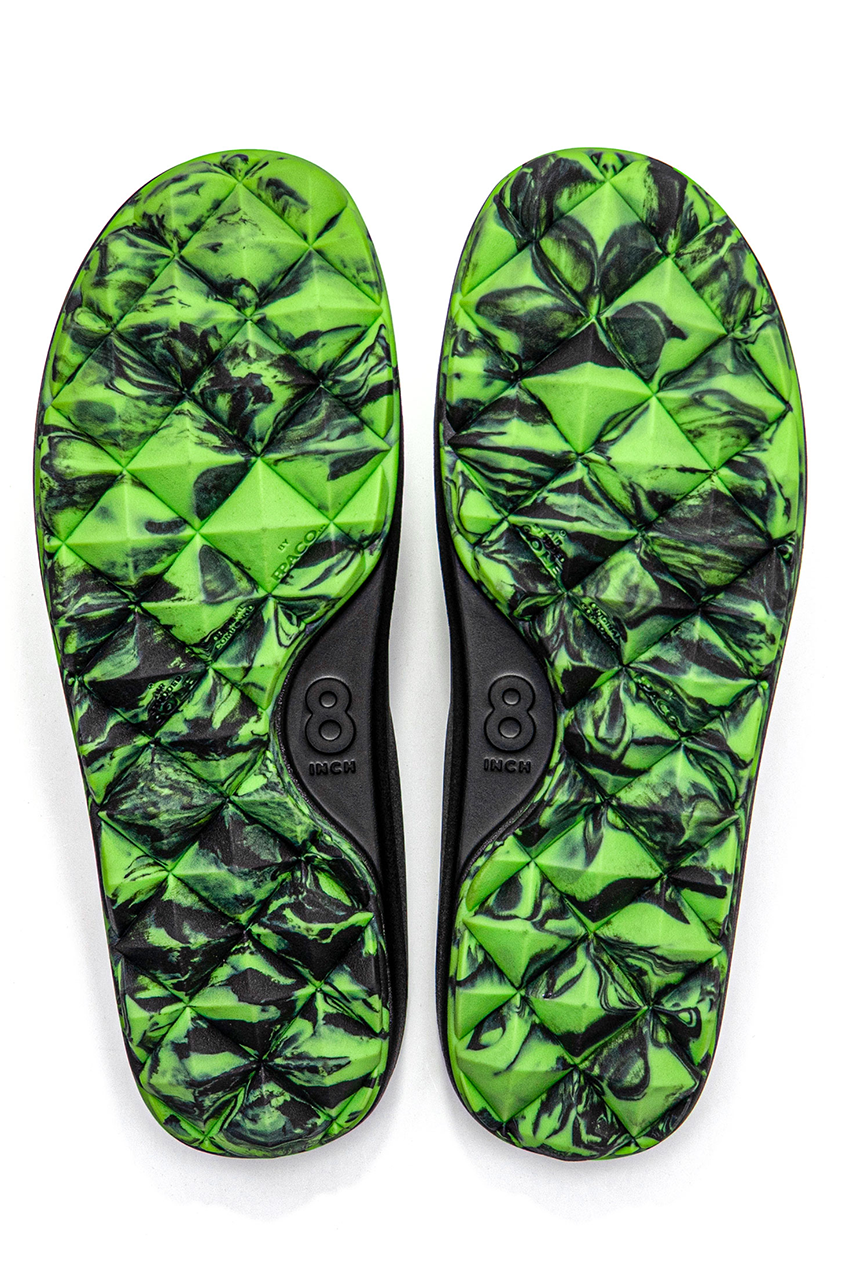 WTAPSがアレンジ！裏返るサンダル「パコ」のソールがスケボーから着想したマーブルカラーに - 5枚目の画像