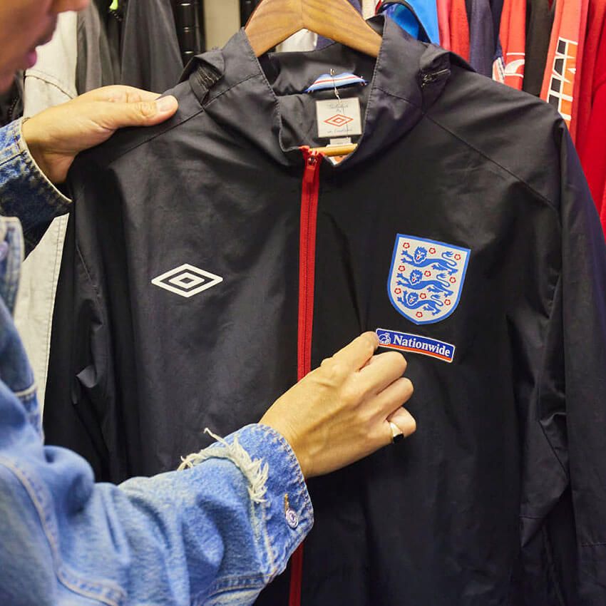 鈴木真悟がディグる「初心者も挑戦しやすいサッカー古着」ベッカムTシャツ、マンUアウター…… - 19枚目の画像