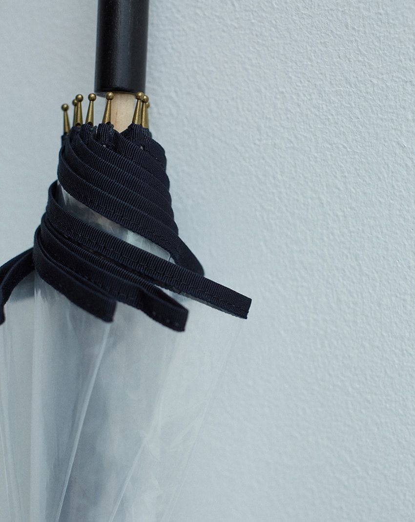 1万6500円のビニ傘！ 宮内庁御用達メーカーに依頼したイレーヴ初の傘はお値段以上なのか - 6枚目の画像