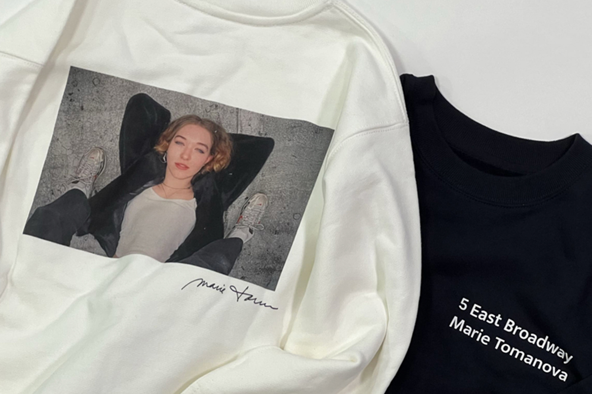 Marie Tomanova Young American サイン入り Marie Tomanova / Young American Marie Tomanova Young American