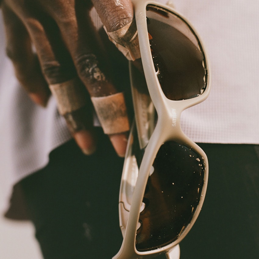 SATISFY OAKLEY STRAIGHT JACKET