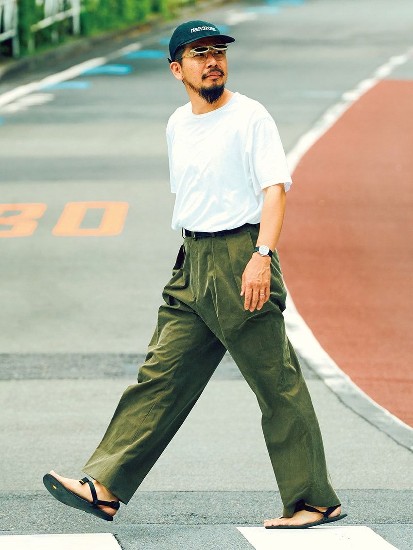 この夏、買い足したい休日専用スラックス！ ニート 西野大士さんに教わるその有効性 - 2枚目の画像