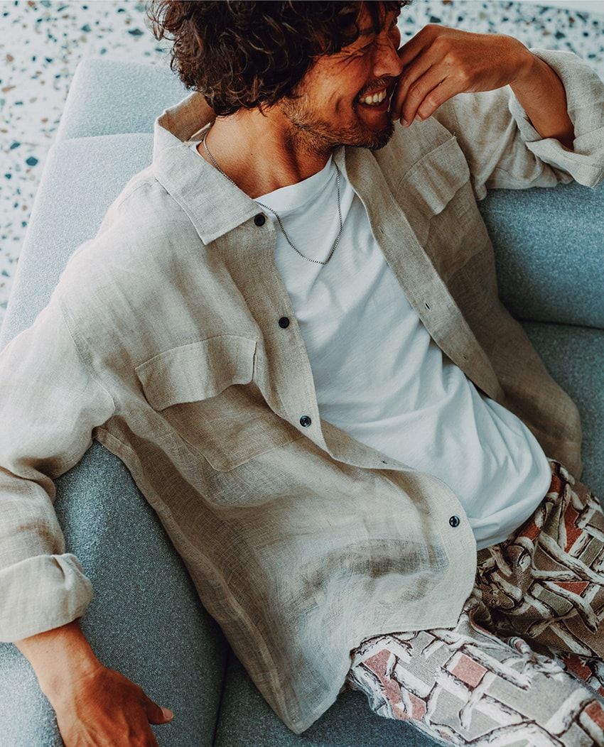 アクティブ派こそ“長袖リネンシャツ”を！夏に映えるアメカジ的デザイン、ヴィンテージ風…… - 2枚目の画像