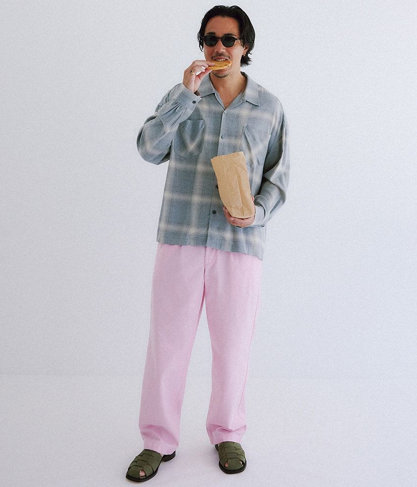 この夏は“ピンク”にチャレンジ！絶妙な風合いの「ノア」のチノパンで着回し - 5枚目の画像