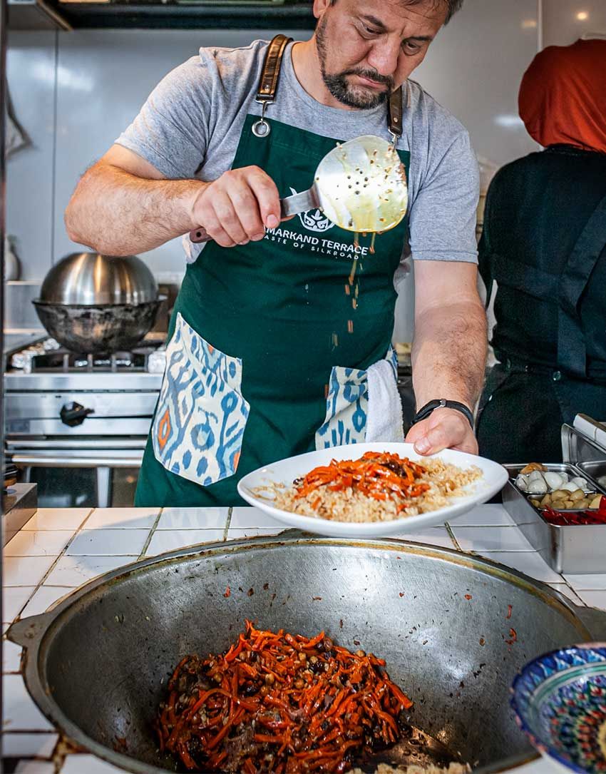 日本唯一の“プロフ釜”があるウズベキスタン料理店。イスラム教徒の店主が高田馬場に店を構えるまで - 22枚目の画像