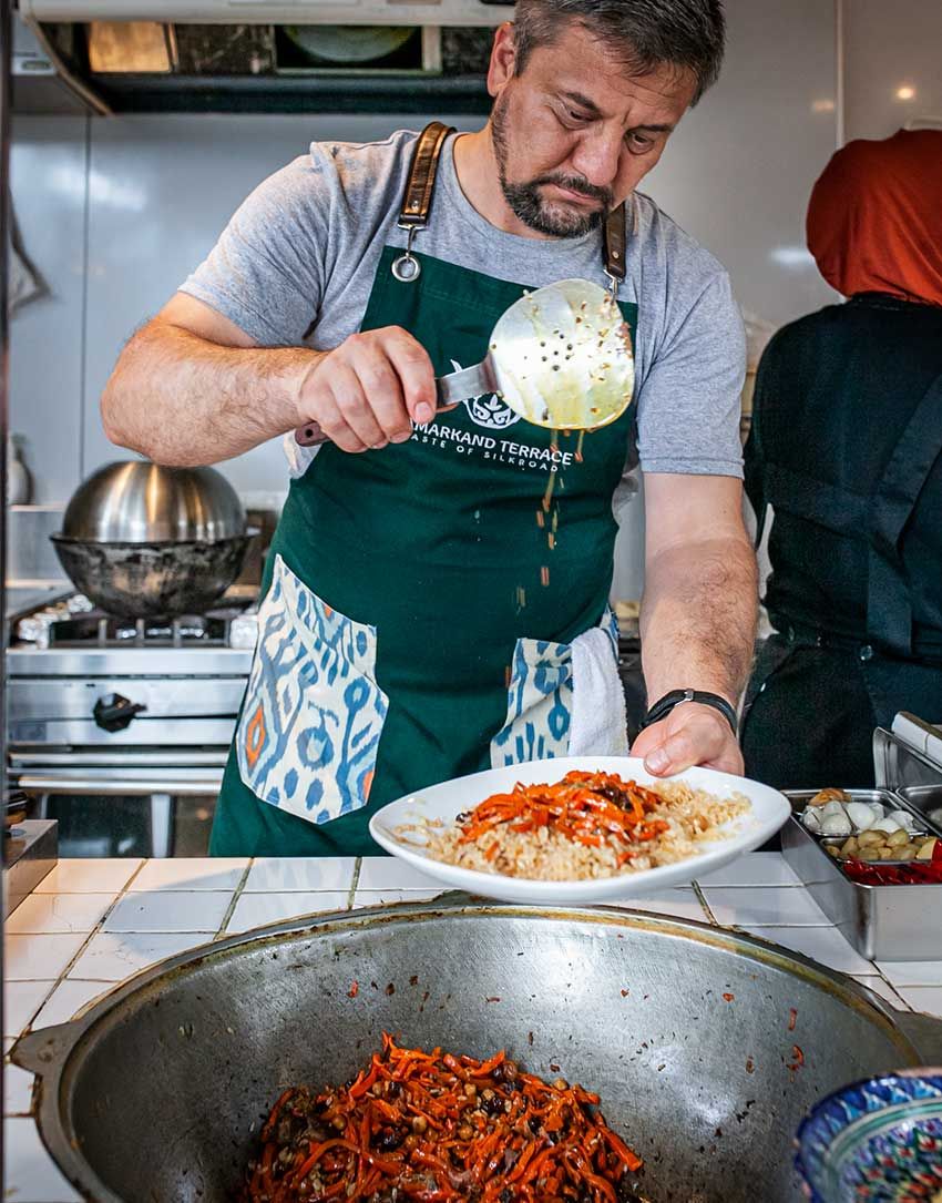 日本唯一の“プロフ釜”があるウズベキスタン料理店。イスラム教徒の店主が高田馬場に店を構えるまで - 18枚目の画像