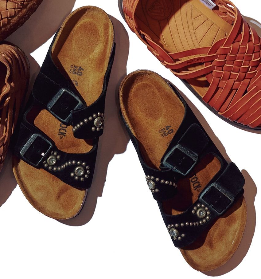 スタカリ阿久戸秀高さんの愛用サンダル「夏はできるだけ素足でいたいから」選ぶ5足 - 2枚目の画像