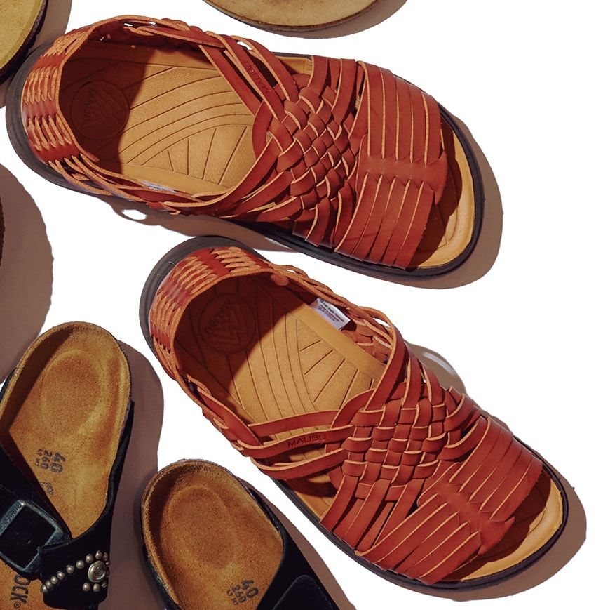 スタカリ阿久戸秀高さんの愛用サンダル「夏はできるだけ素足でいたいから」選ぶ5足 - 4枚目の画像