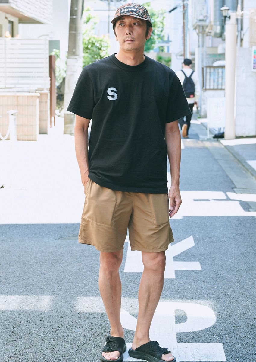 黒サンダルを愛用する7人のスナップ。モンベル、ホカ、スイコック……人気ブランドを紹介 - 13枚目の画像