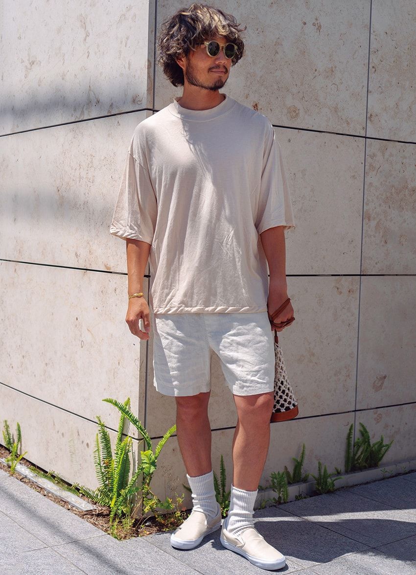 【30〜40代】今が旬な“全身ホワイトコーデ”9選！新鮮で肩肘張らない自然体スタイル - 8枚目の画像