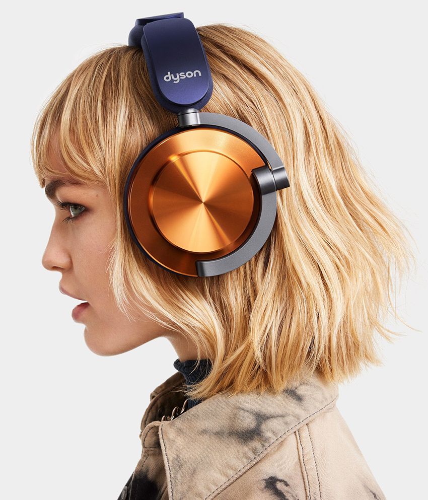 「ダイソン」のオーディオ特化型ヘッドホン。1秒で38万回以上、周囲の音をモニタリングしてノイズを低減 - 1枚目の画像