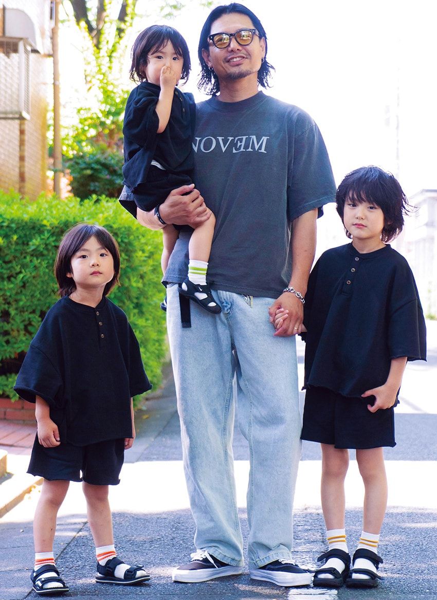 30、40代の“薄色デニム”スタイル8選！街角スナップから探る「サマーデニムの新潮流」 - 6枚目の画像