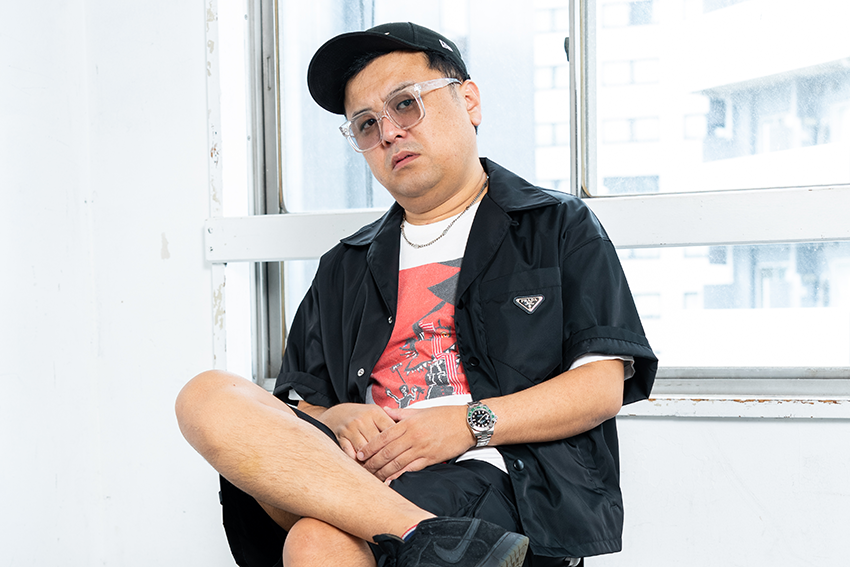 とろサーモン久保田の“夏の一軍コーデ”はプラダのセットアップ