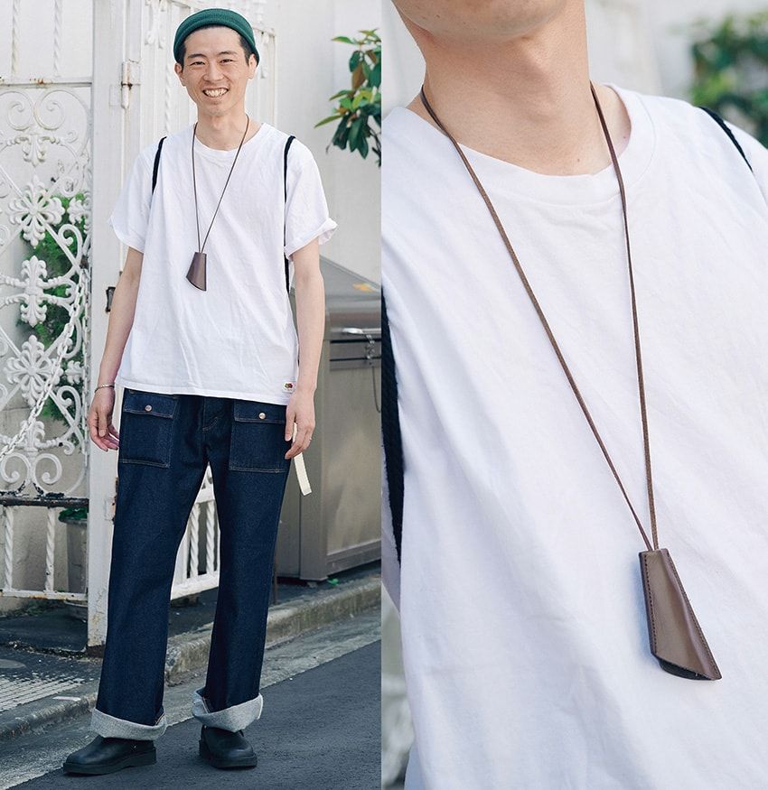 【30、40代】新トレンド台頭！“首かけポーチ”でシンプル夏コーデを格上げした8人の好例 - 7枚目の画像