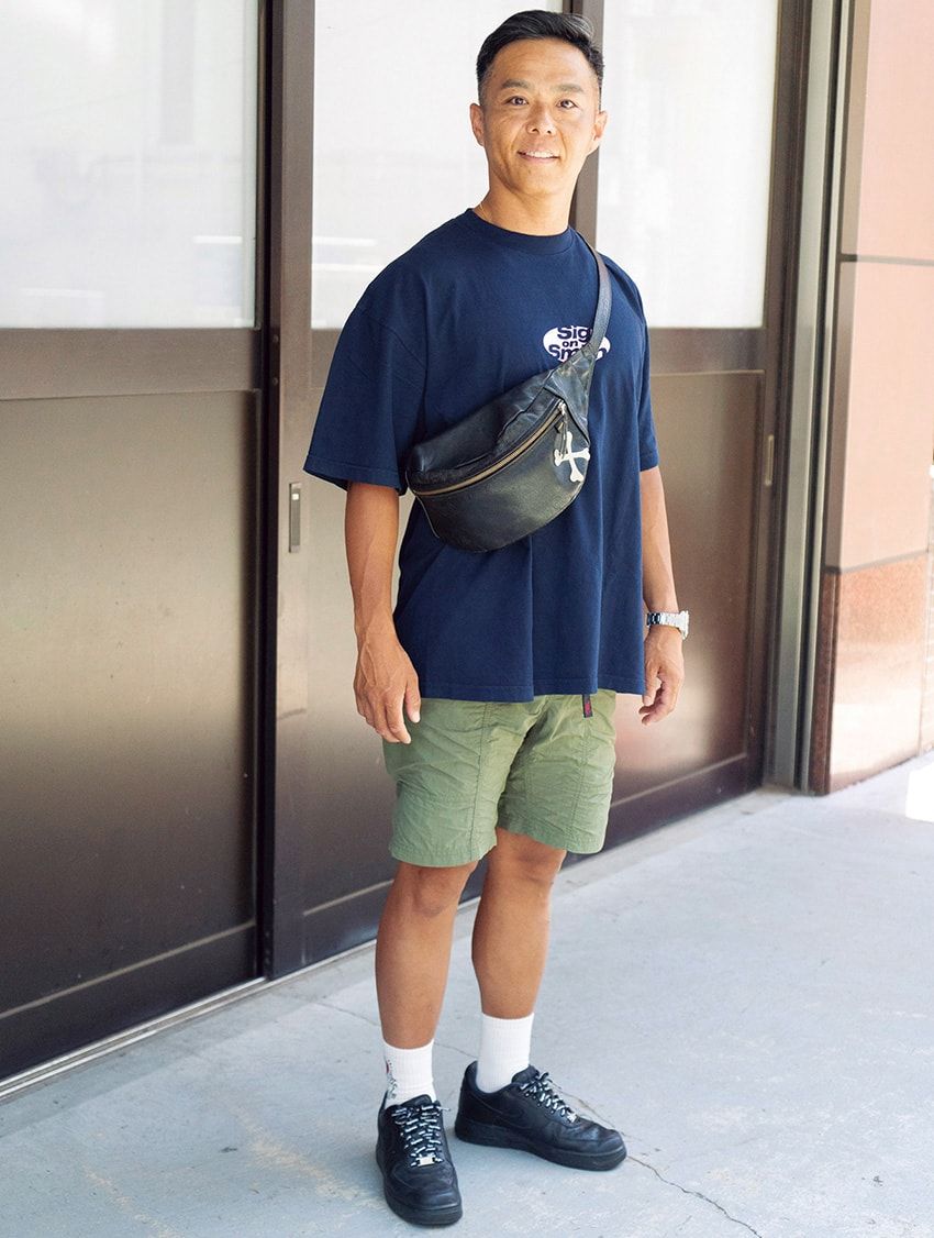 ゴールドネックレスは「細身」が正解！街角の5人が実践した“無造作”でニクい演出 - 2枚目の画像