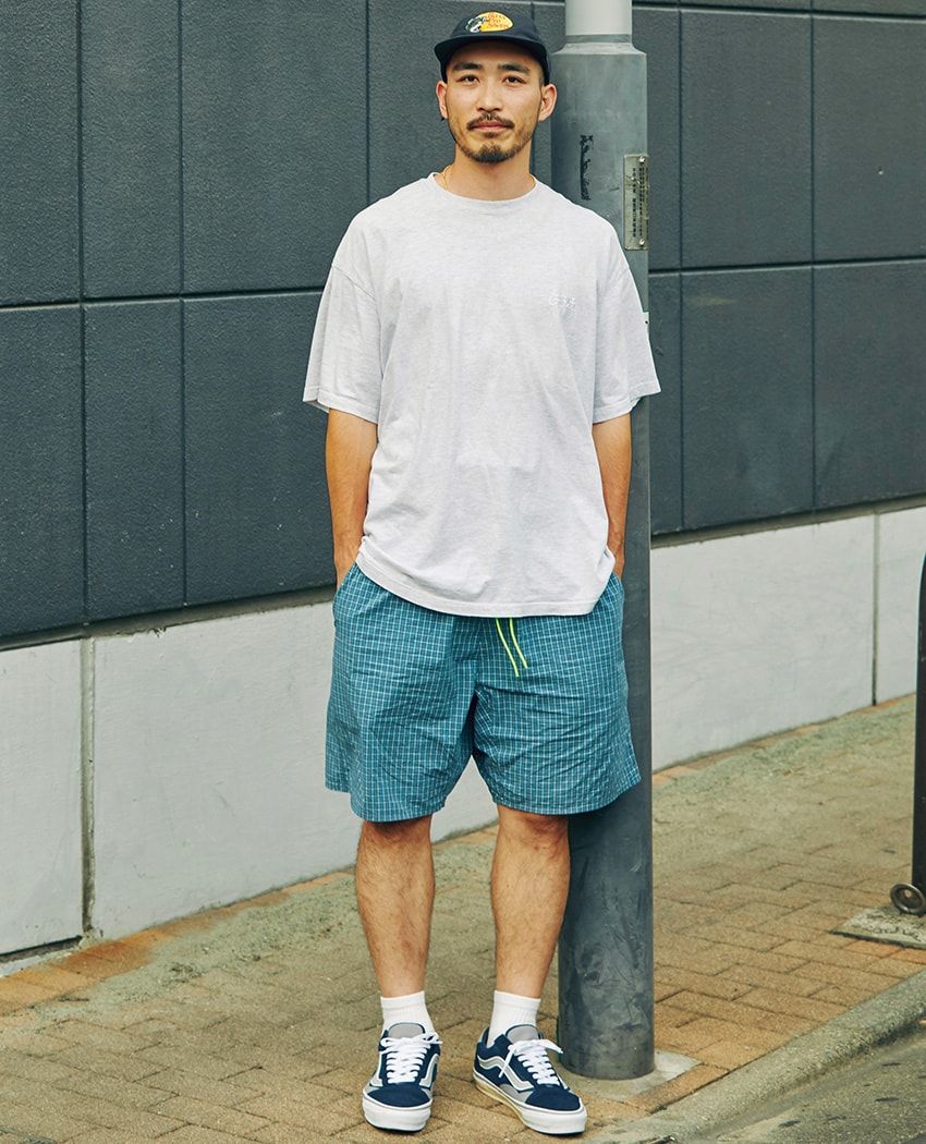 ゴールドネックレスは「細身」が正解！街角の5人が実践した“無造作”でニクい演出 - 8枚目の画像