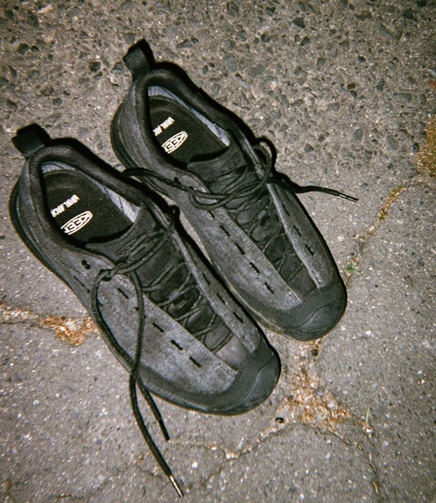 6年ぶりのコラボ「キーン×ヴァイナル アーカイブ」第2弾はオールブラックの防水シューズ！ - 3枚目の画像