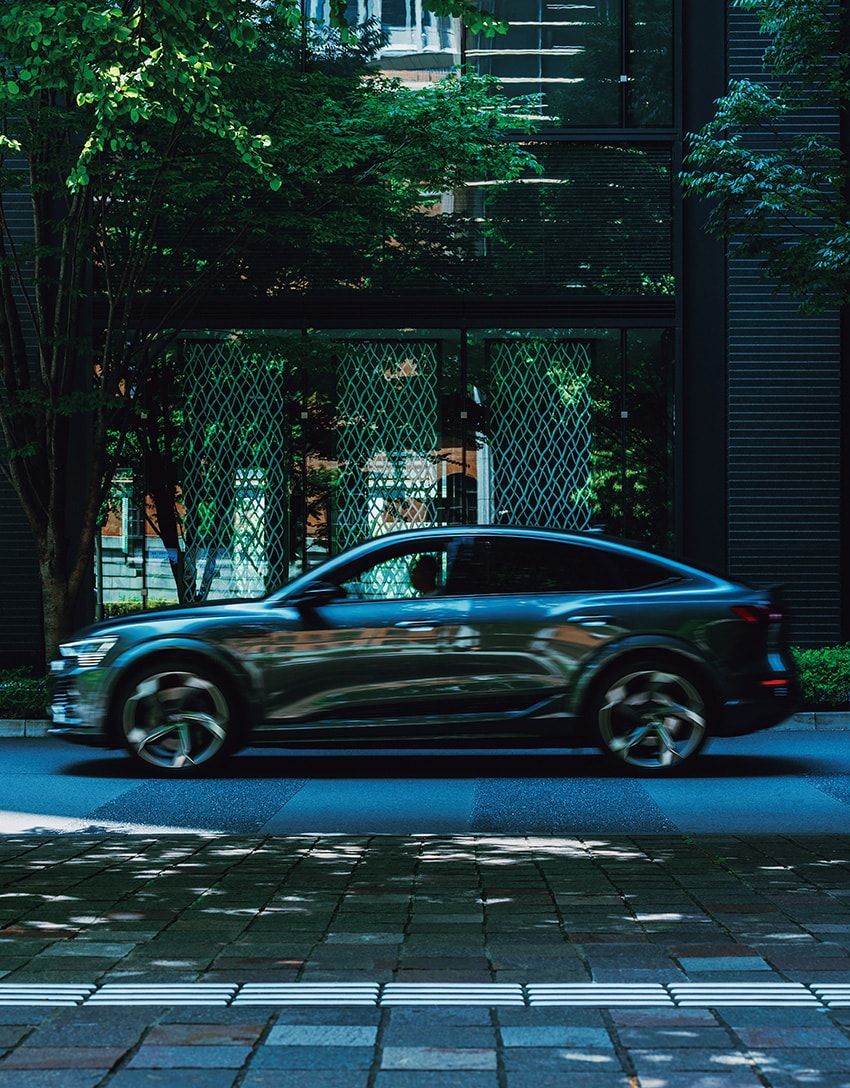 日常から街へ、アウトドアへ。「アウディ」のフラッグシップEVで、“走る”を味わう - 6枚目の画像