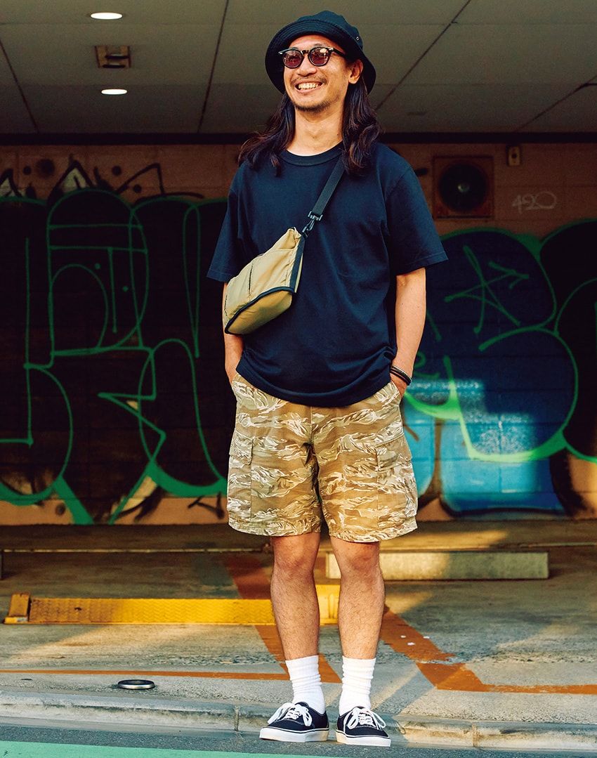 夏の軽装に表情を生む「カーゴショーツ」スナップ7選！ユニクロ、コモリetc. - 8枚目の画像