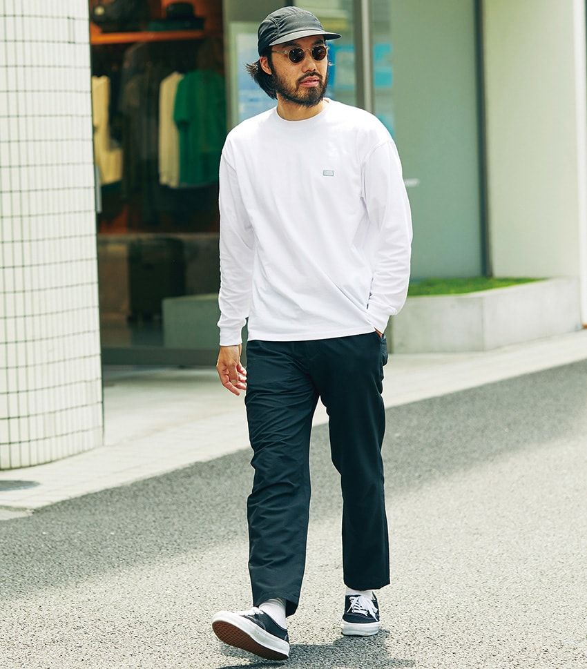 大人キャップの新常識「浅めに被って明るく、軽快に」。街角の14人のコーデに見る最新事情 - 5枚目の画像