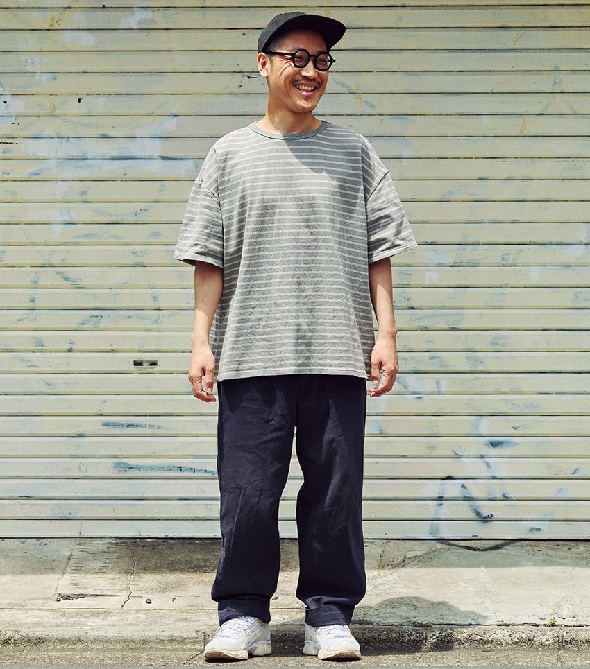 大人キャップの新常識「浅めに被って明るく、軽快に」。街角の14人のコーデに見る最新事情 - 12枚目の画像