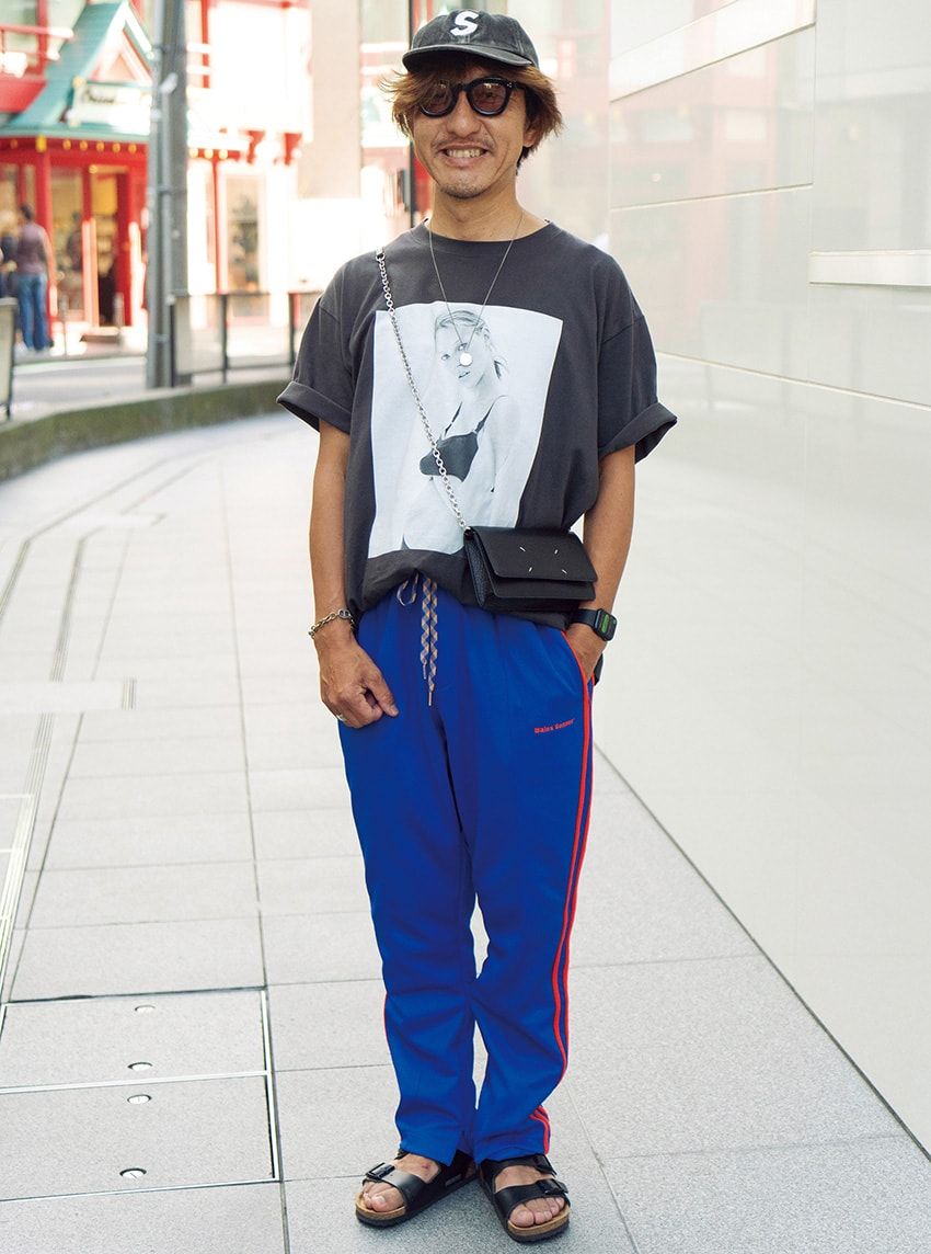 大人キャップの新常識「浅めに被って明るく、軽快に」。街角の14人のコーデに見る最新事情 - 15枚目の画像