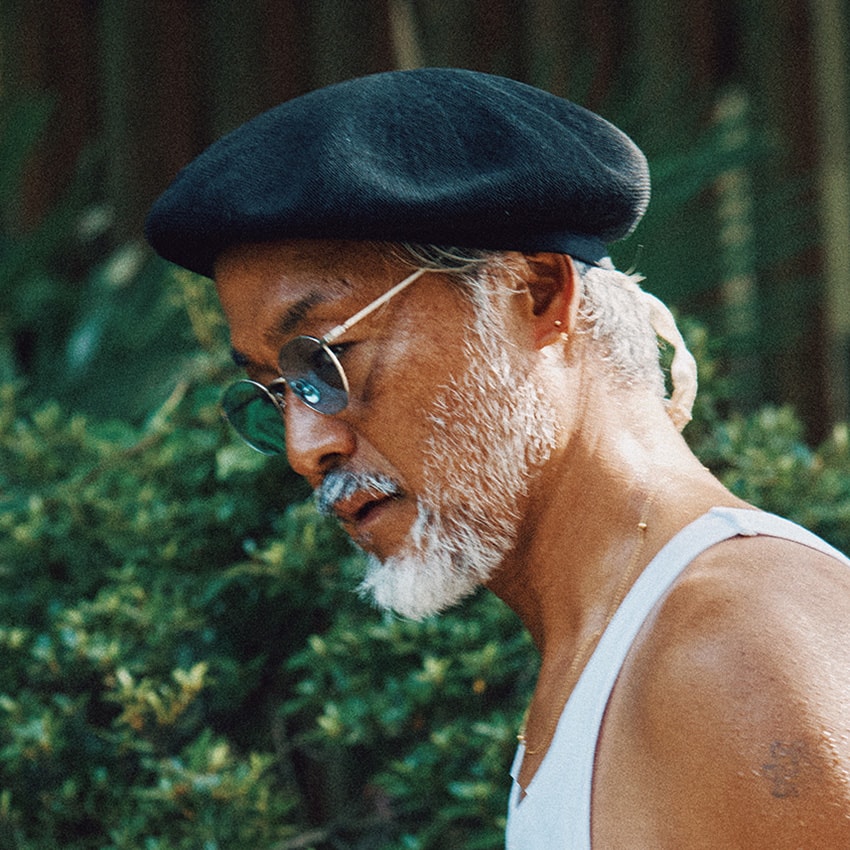 大人のタンクトップ“は清潔感が命！モノトーン＆ミリタリーでまとめる