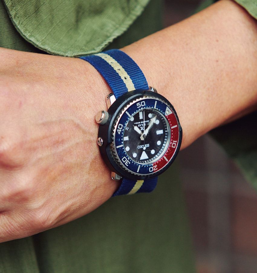 派手じゃないのにお洒落！ 街角の15人が実践した“シンプルなのに目を引く着こなし術” - 14枚目の画像